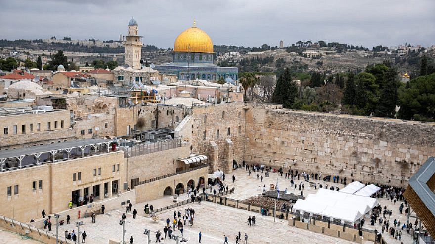 The Western Wall plaza with the Dome of the Rock in the background in Jerusalem's Old City, Dec. 23, 2021. Photo by Lee Aloni/Flash90.