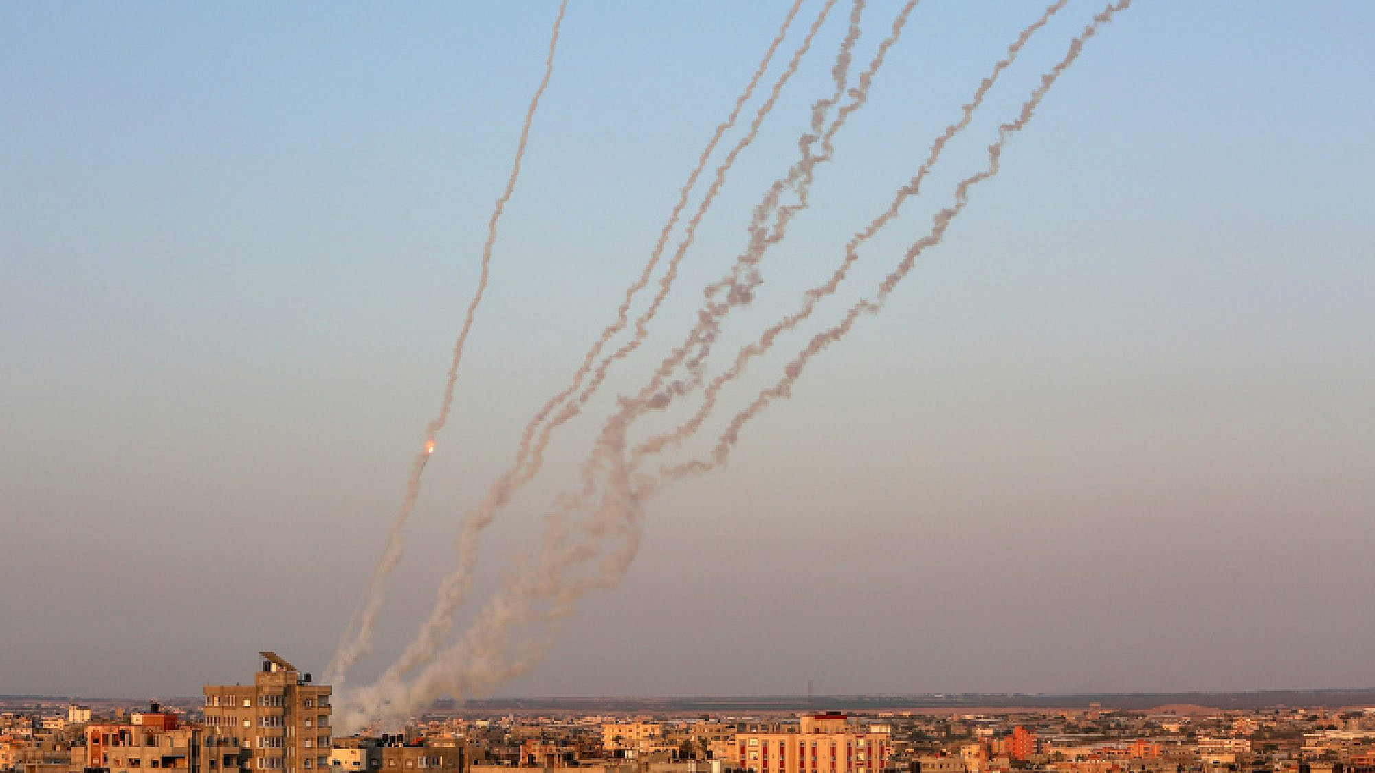 Terrorists in Rafah, the southern Gaza Strip, fire rockets towards Israel, Aug 7, 2022. Photo by Abed Rahim Khatib/Flash90.