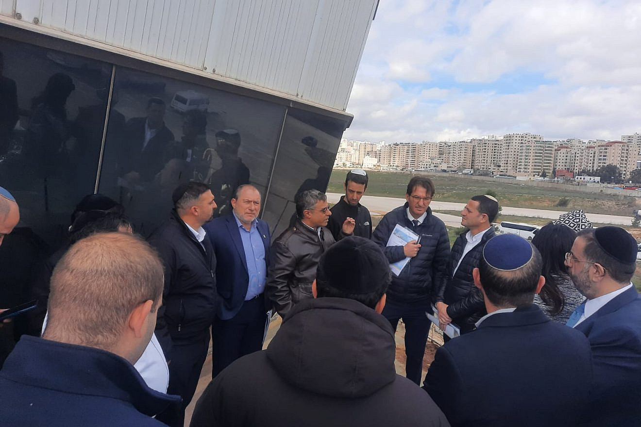 Israeli MKs tour northern Jerusalem and Atarot, where there are plans to build a new Jewish neighborhood, Feb. 5, 2023. Credit: Courtesy.