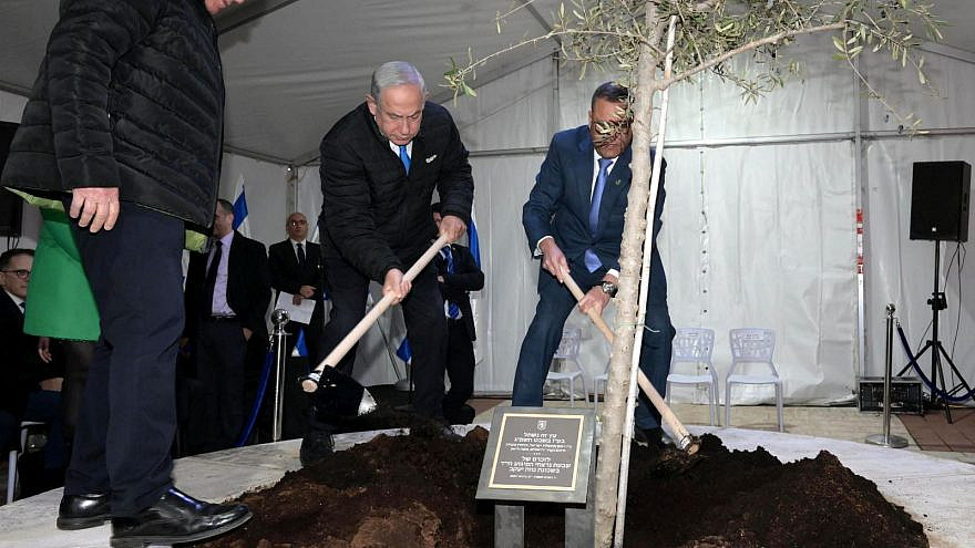 Prime Minister Benjamin Netanyahu leads a tree-planting ceremony in honor of Tu Bishvat in the Neve Ya'akov neighborhood of Jerusalem, Feb. 6, 2023. Credit: Amos Ben-Gershom/GPO.