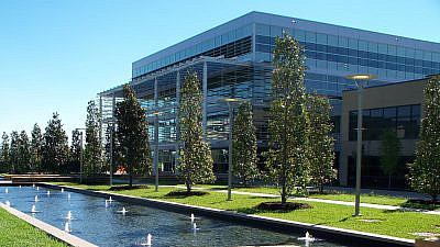 The University of Dallas student center. Credit: Stan9999 via Wikimedia Commons.