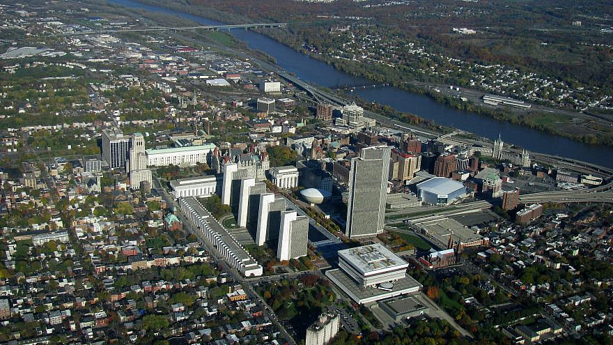 Aerial view of the Hudson River and the city of Albany, the capital of New York. Credit: Karthikc123 via Wikimedia Commons.