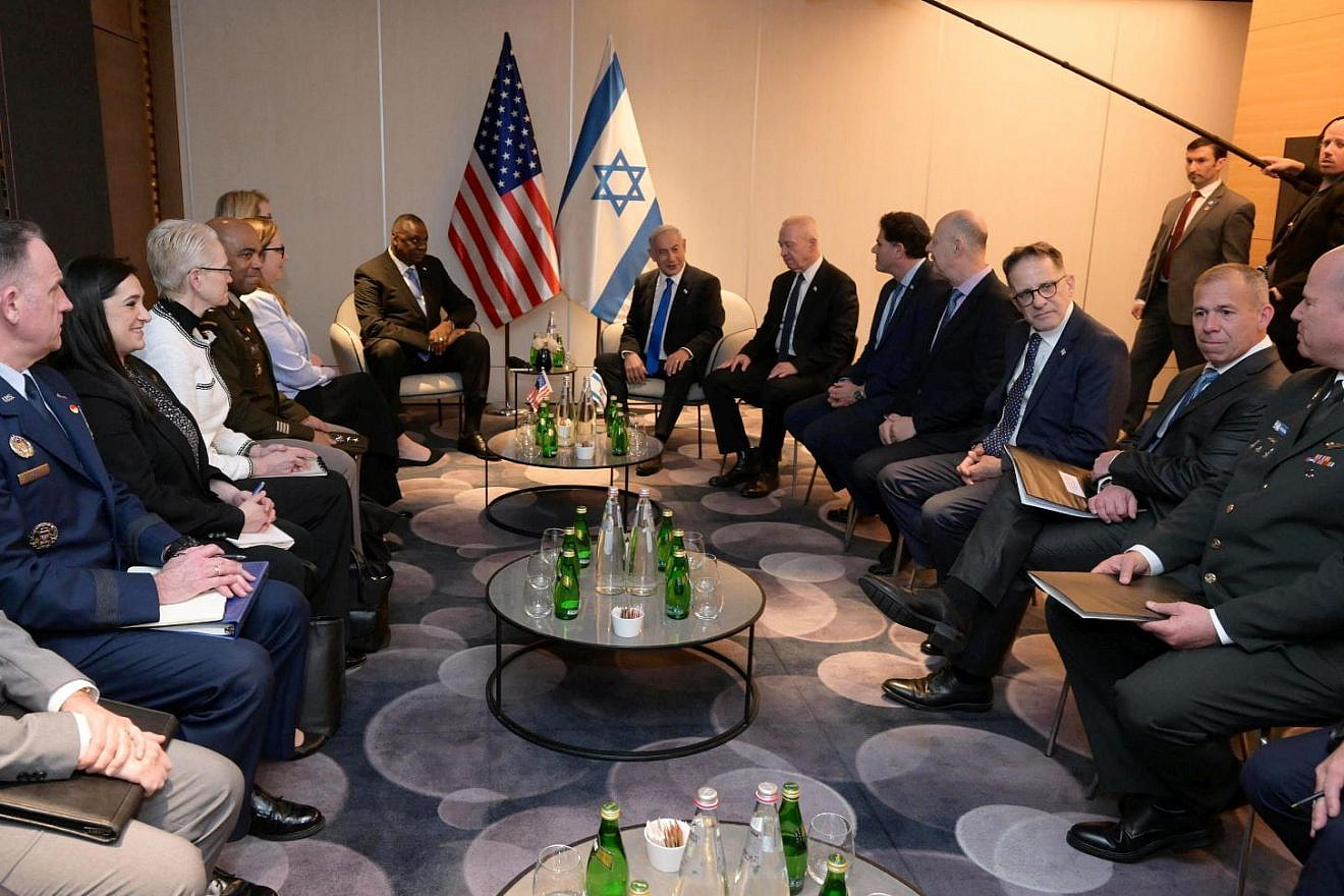 Prime Minister Benjamin Netanyahu meets U.S. Defense Secretary Lloyd Austin in Israel, March 9, 2023. Photo by Amos Ben-Gershom/GPO.