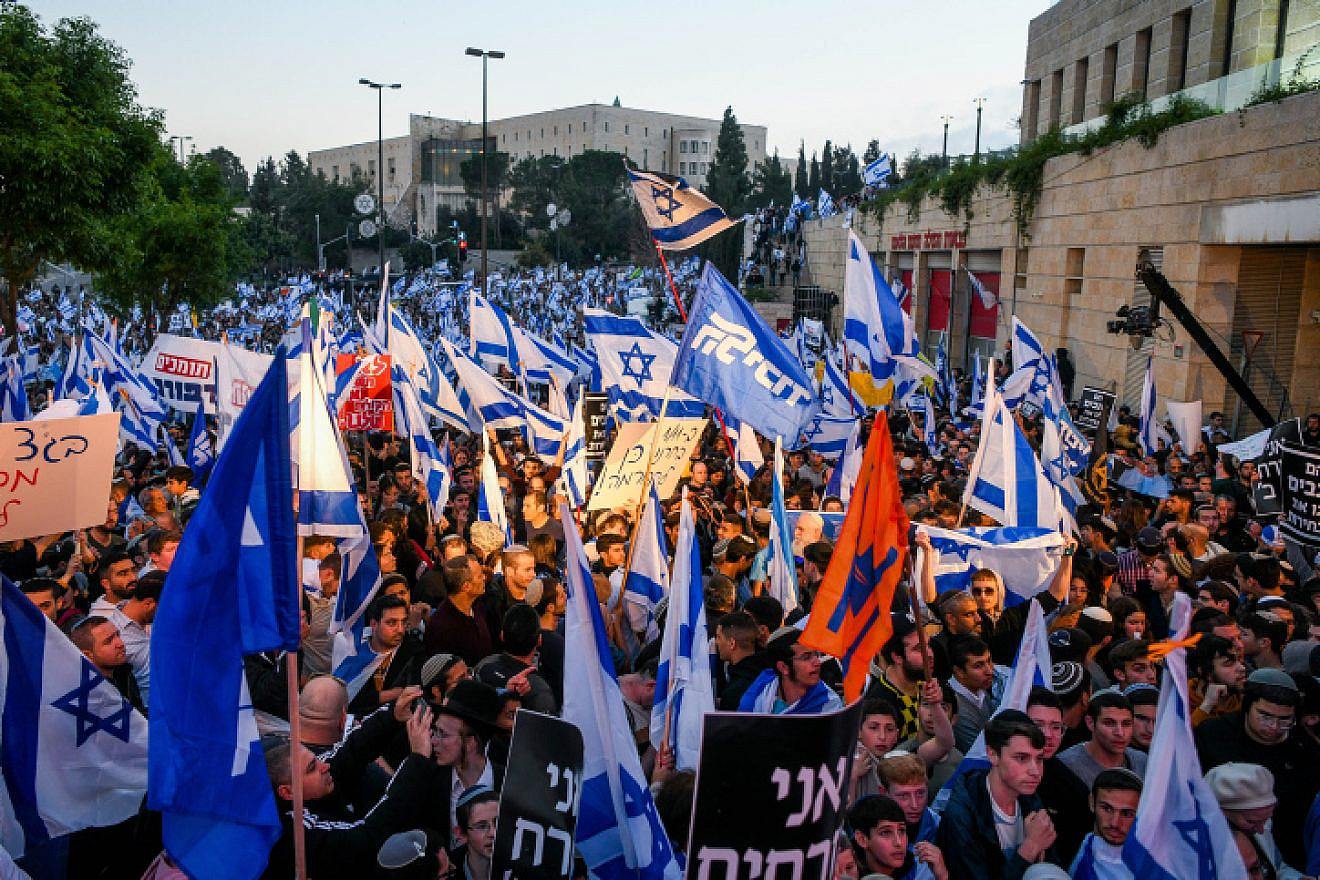 Israelis protest in Jerusalem in support of the judicial reform program, March 27, 2023. Photo by Arie Leib Abrams/Flash90.
