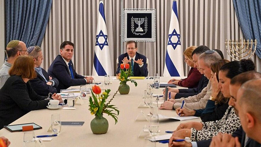 President Isaac Herzog (center) leads negotiations on judicial reform at the President’s Residence in Jerusalem, March 28, 2023. Photo by Kobi Gideon/GPO.