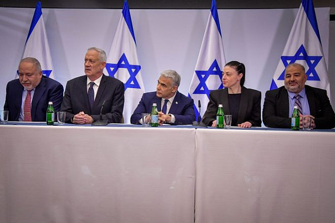 From left: Opposition party leaders Avigdor Liberman of Yisrael Beiteinu, Benny Gantz of National Unity, Yair Lapid of Yesh Atid, Merav Michaeli of Labor and Mansour Abbas of the United Arab List (Ra'am) hold a joint press conference in Tel Aviv, March 16, 2023. Photo by Avshalom Sassoni/Flash90.