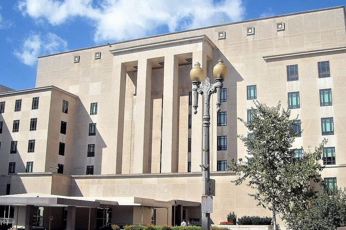 The Harry S. Truman Building at 2201 C St., NW, in the Foggy Bottom neighborhood of Washington, D.C. It is the headquarters of the U.S. Department of State. Credit: AgnosticPreachersKid via Wikimedia Commons.