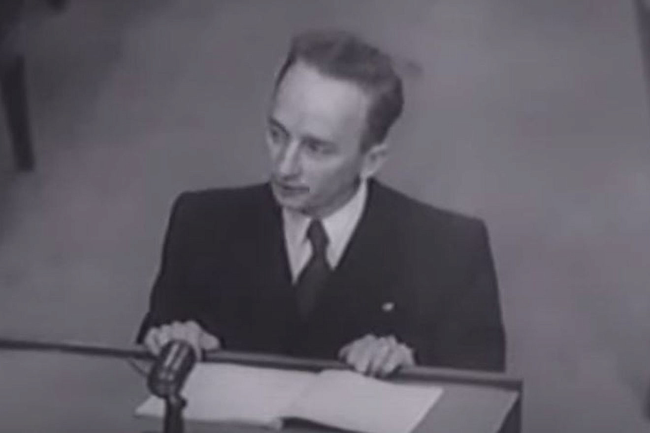 Ben Ferencz, 27, as a prosecutor at Nuremberg, Germany, 1947. Source: YouTube.