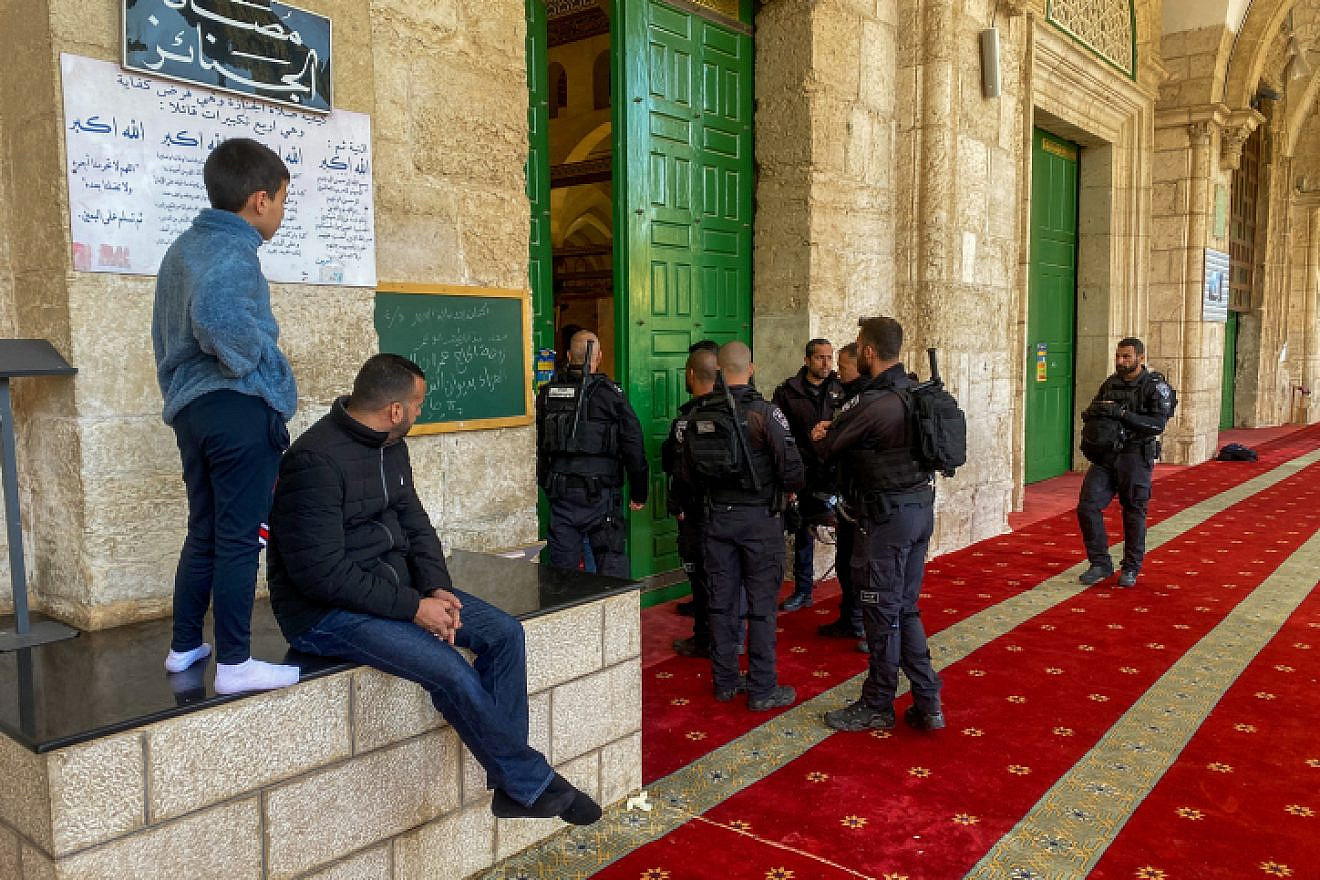 Israeli security forces guard at the Al-Aqsa mosque compound in Jerusalem's Old City during the holy month of Ramadan, April 5, 2023. Photo by Jamal Awad/Flash90.