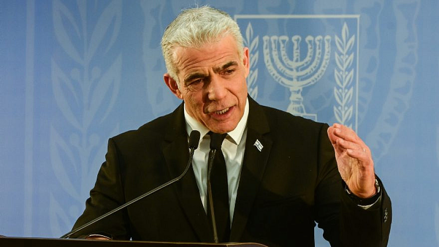 Yesh Atid Party leader Yair Lapid holds a press conference in Tel Aviv, April 9, 2023. Photo by Avshalom Sassoni/Flash90.