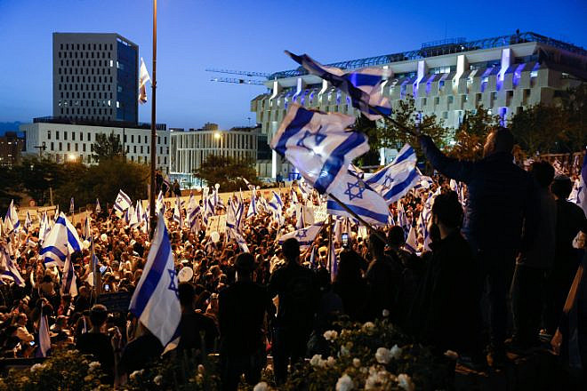 Israelis attend a rally in support of the government's judicial reform outside the Knesset in Jerusalem, April 27, 2023. Credit: Flash90.