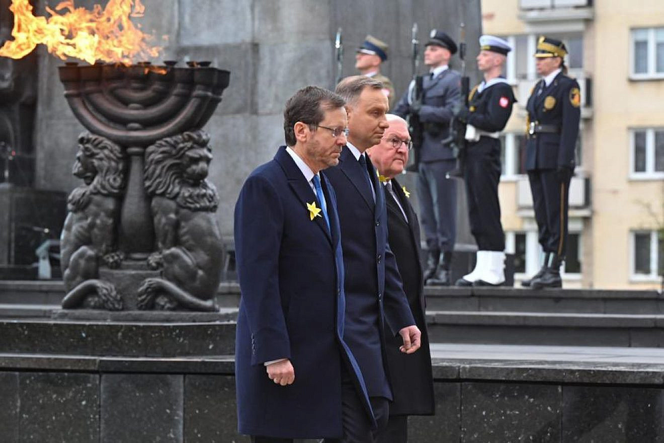 From left: Israeli President Isaac Herzog, Polish President Andrzej Duda and German President Frank-Walter Steinmeier at the Monument to the Ghetto Heroes in Warsaw, Poland, for a ceremony marking 80 years since the Warsaw Ghetto Uprising, on April 19, 2023. Photo by Kobi Gideon/GPO.