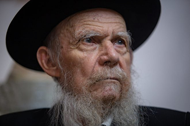 Rabbi Gershon Edelstein, head of the Ponevezh Yeshiva, at his home in Bnei Brak, Dec. 5, 2018. Photo by Aharon Krohn/Flash90.