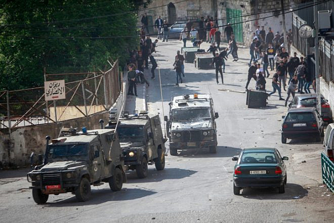 Clashes between Palestinians and Israeli soldiers during an IDF raid in the Old City of Nablus, May 9, 2023. Photo by Nasser Ishtayeh/Flash90.