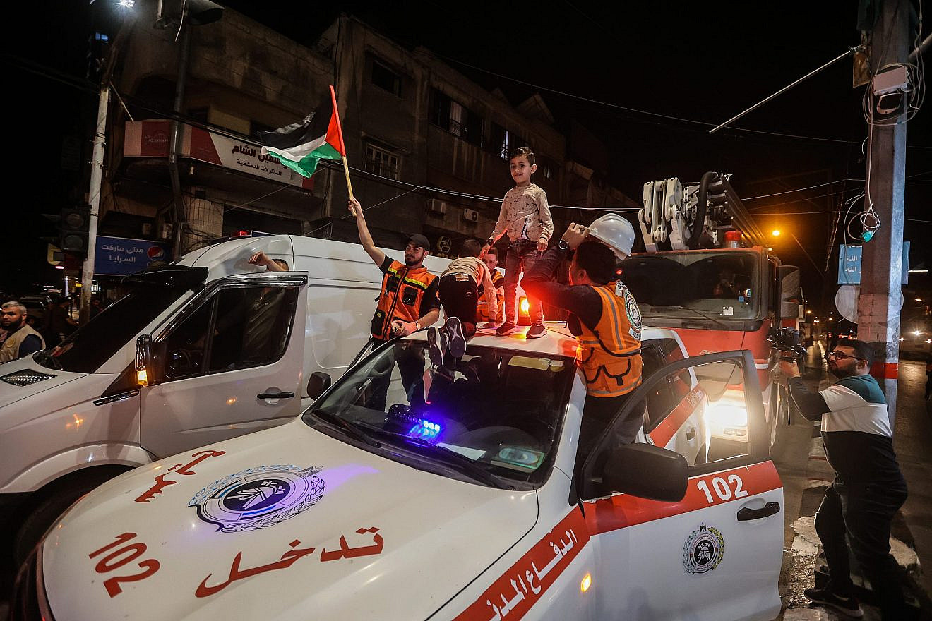 Palestinians celebrate on the street after Palestinian factions and Israel agreed on a ceasefire, in Gaza, May 13, 2023. Photo by Atia Mohammed/Flash90