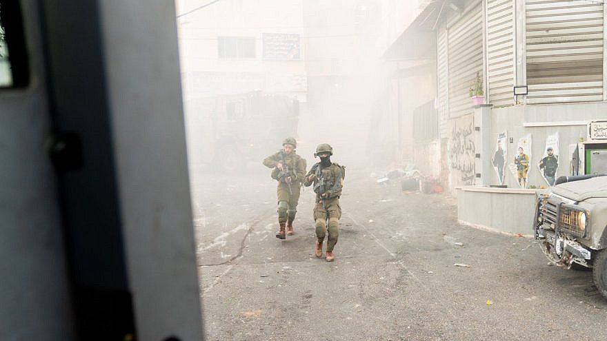 Израильские силы во время контртеррористической операции в Иудее и Самарии. Кредит: ЦАХАЛ.