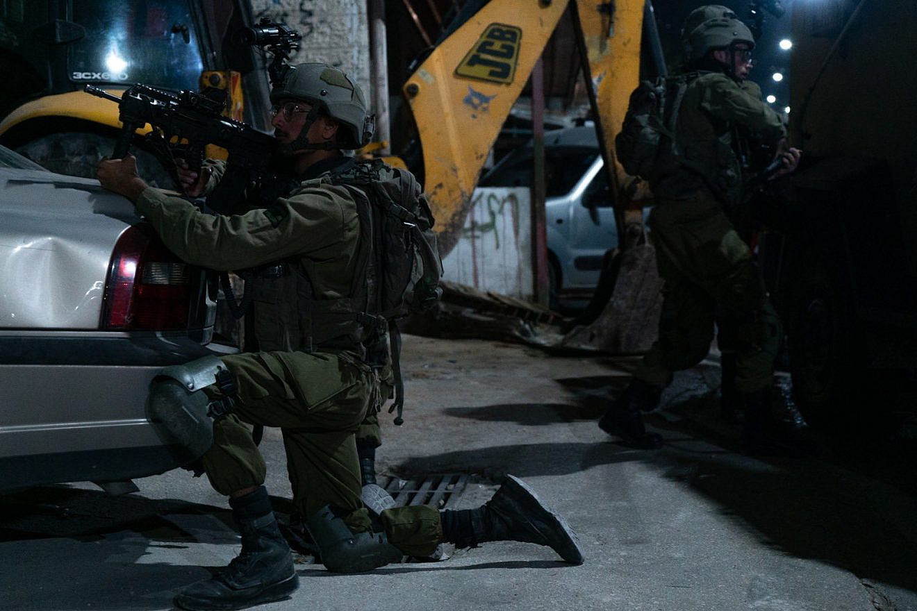 Soldiers during an overnight counterterror operation in Judea and Samaria. Credit: IDF.