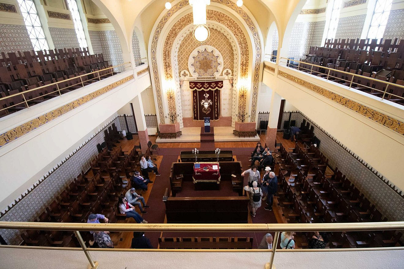 Kadoorie Mekor Haim Synagogue of Porto, Portugal. Photo by David Isaac.