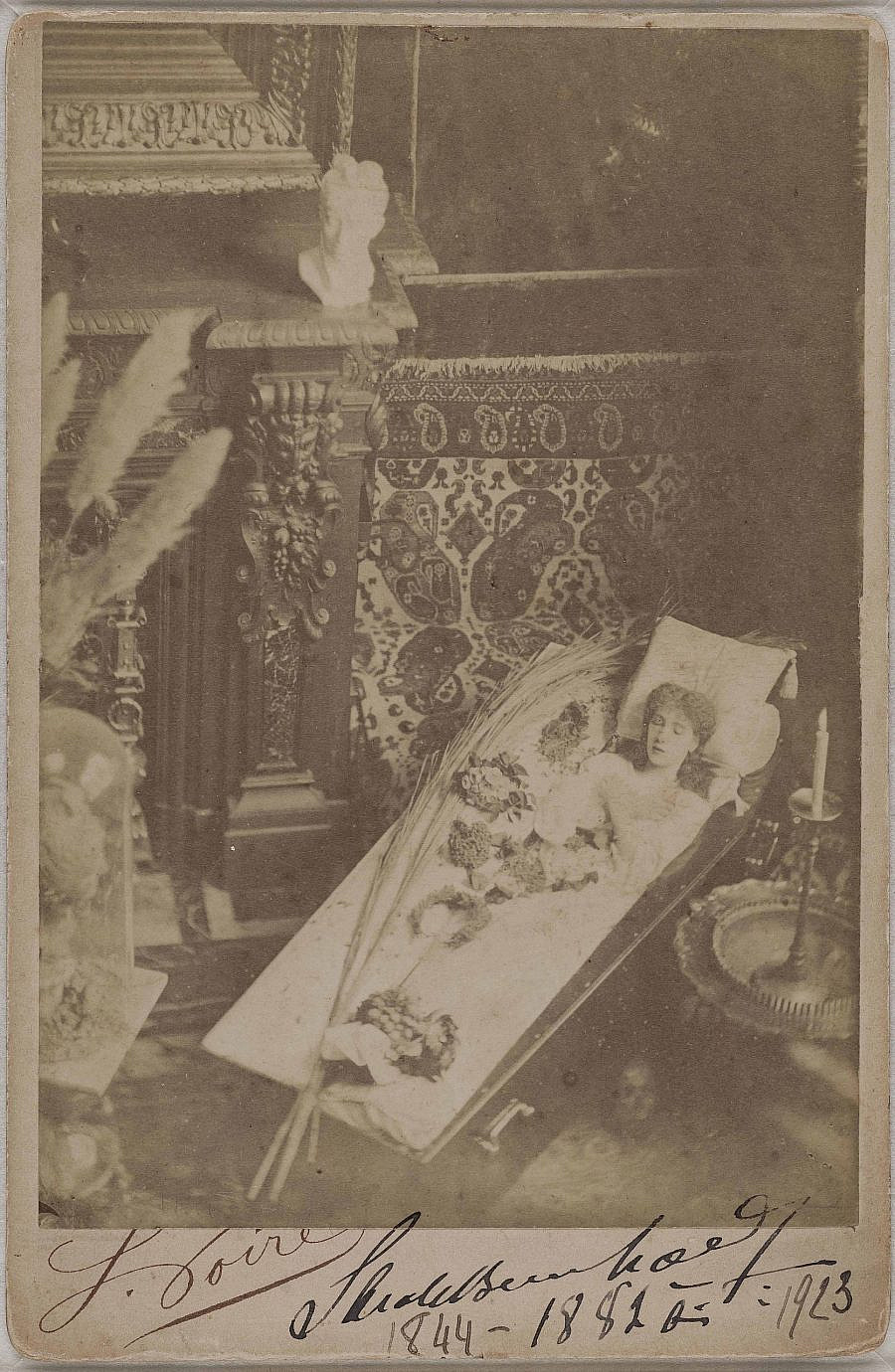 Sarah Bernhardt sleeping in her coffin
