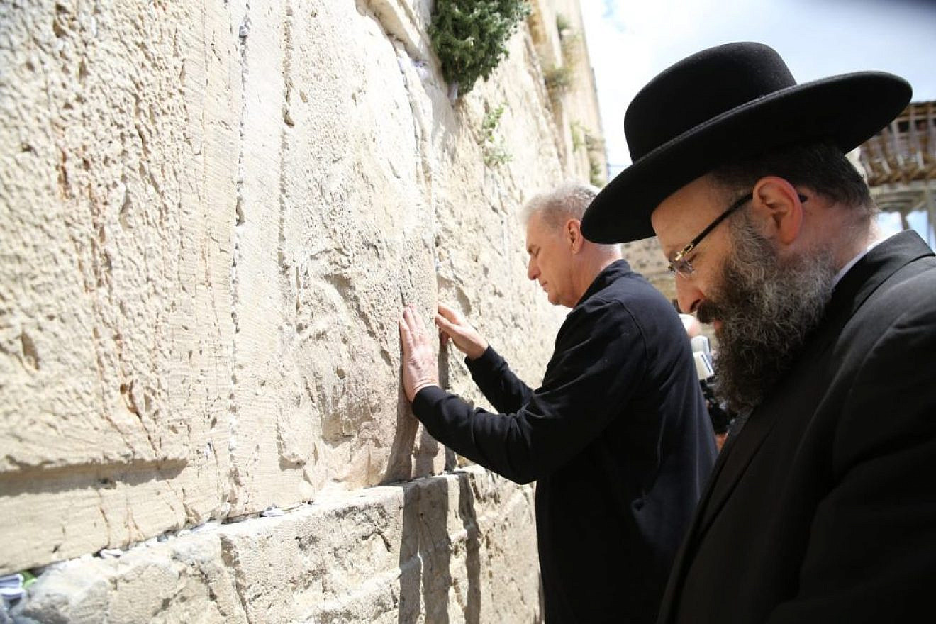 United States House of Representatives Speaker Kevin McCarthy visits the Western Wall in Jerusalem, Israel, April 30, 2023. Credit: Western Wall Heritage Foundation.