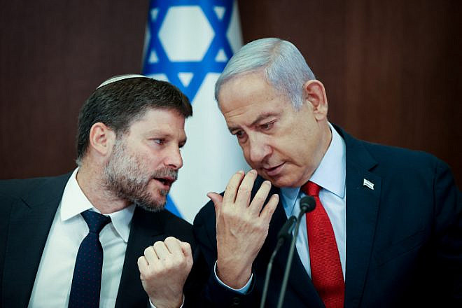 Prime Minister Benjamin Netanyahu speaks with Finance Minister Bezalel Smotrich during a Cabinet meeting in Jerusalem, June 18, 2023. Photo by Amit Shabi/POOL.