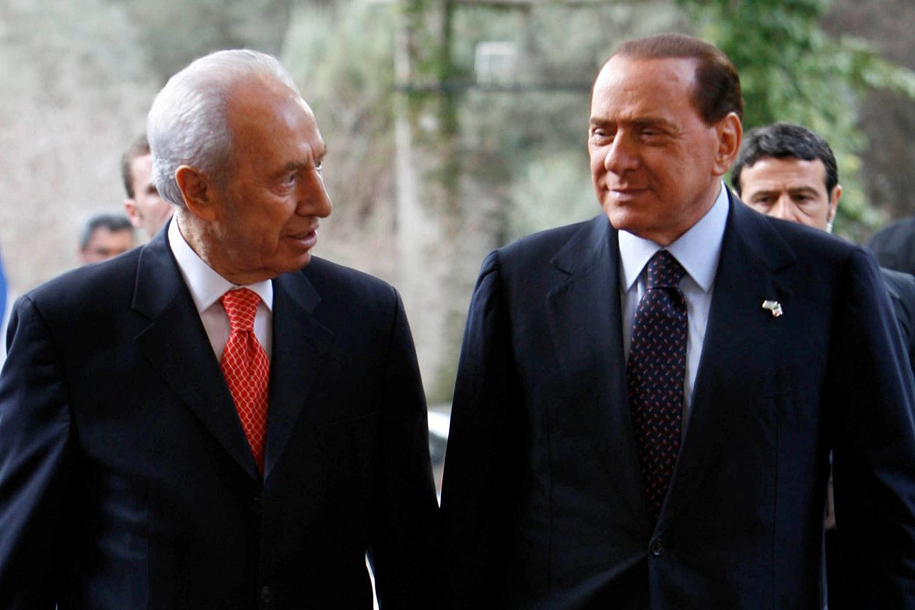 Israel's President Shimon Peres receives the Italian Prime Minister Silvio Berlusconi at the President's Residence in Jerusalem on February 03, 2010.  Photo: Miriam Alster/FLASH90