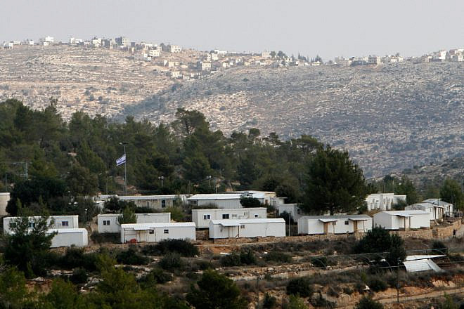 Caravans in the Israel community of Neve Tzuf (Halamish). Jan. 2, 2011. Photo by Miriam Alster/Flash90.