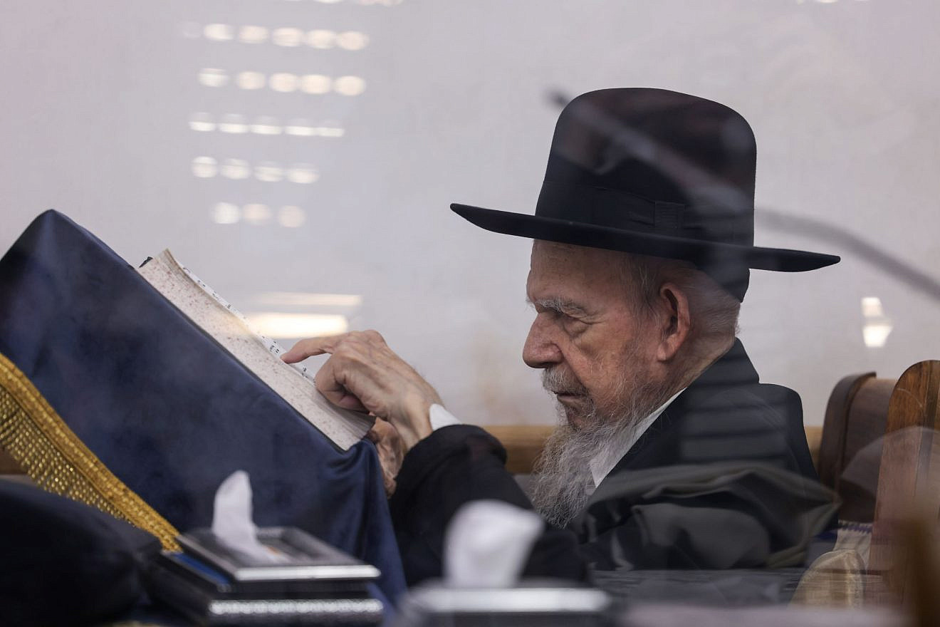 The late Rabbi Gershon Edelstein, spiritual leader of the Degel HaTorah party, at his home in Bnei Brak, Feb. 14, 2023. Photo: David Cohen/Flash90