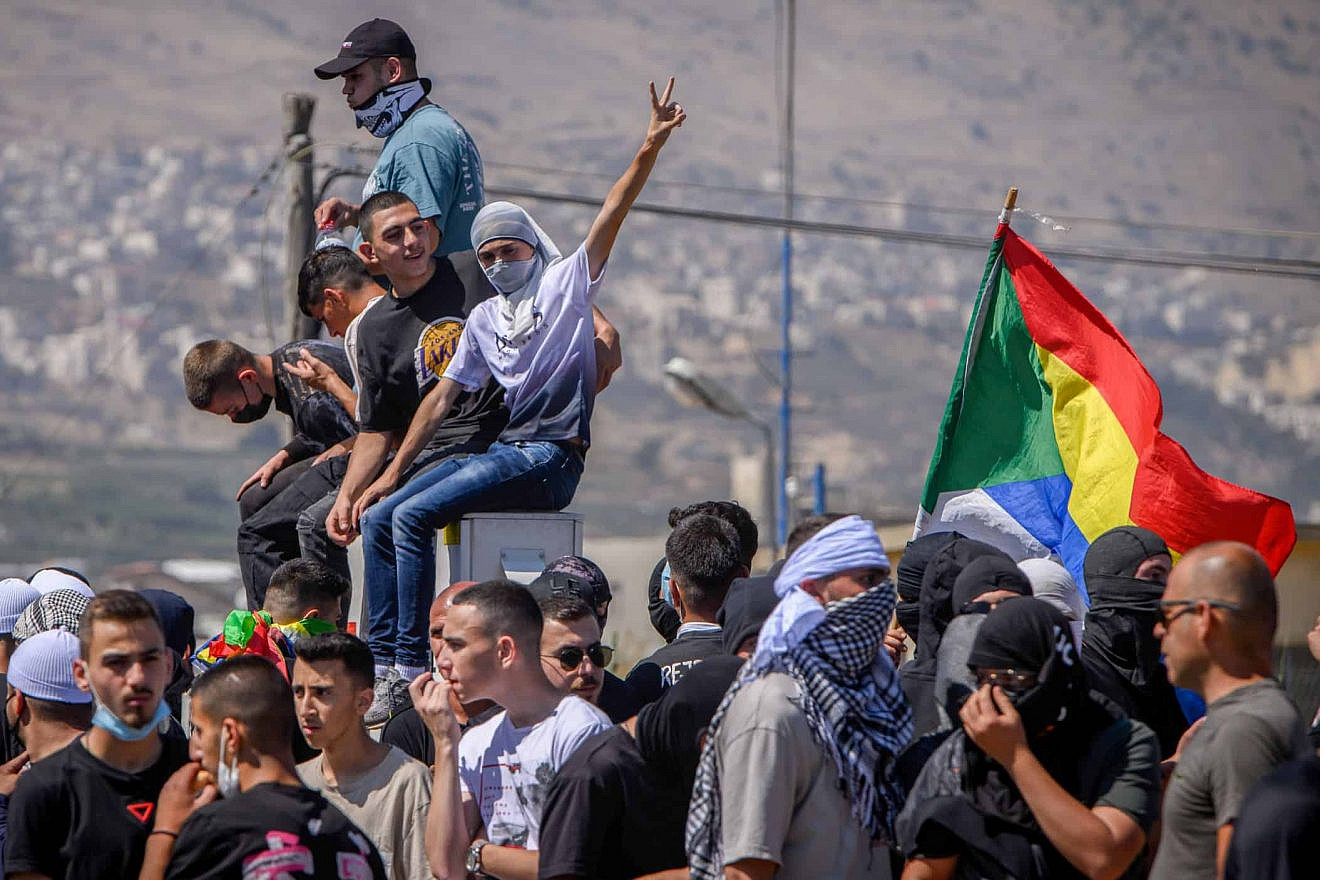 Druze protest against the construction of a new wind farm in the Druze village of Mas'ada in the Golan Heights, June 21, 2023. Photo: Ayal Margolin/Flash90