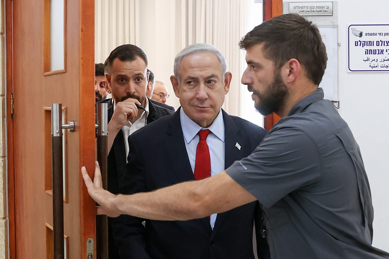 Prime Minister Benjamin Netanyahu leaves the Jerusalem District Court, June 26, 2023. Photo by Alex Kolomoisky/Flash90.