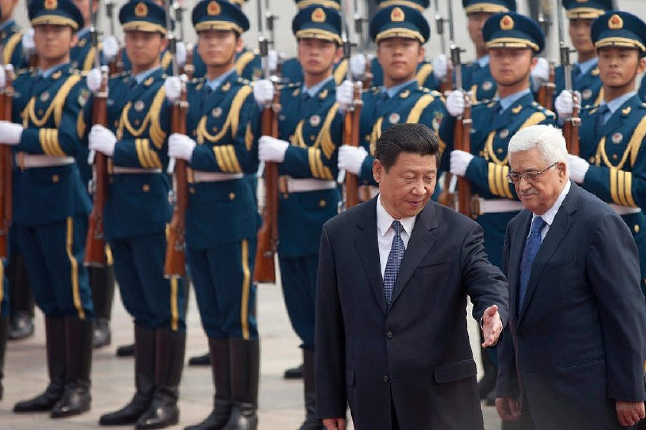 Chinese President Xi Jinping and Palestinian Authority President Mahmoud Abbas during a previous visit by Abbas to Beijing. Source: Twitter.