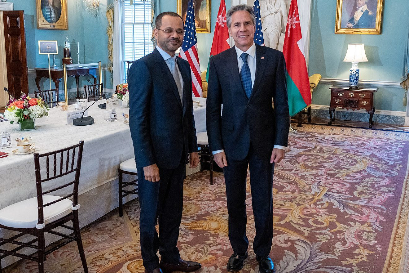 Omani Foreign Minister Sayyid Badr Albusaidi (left) with U.S. Secretary of State Antony Blinken, 2022. Photo by Freddie Everett/State Department via Wikimedia Commons.