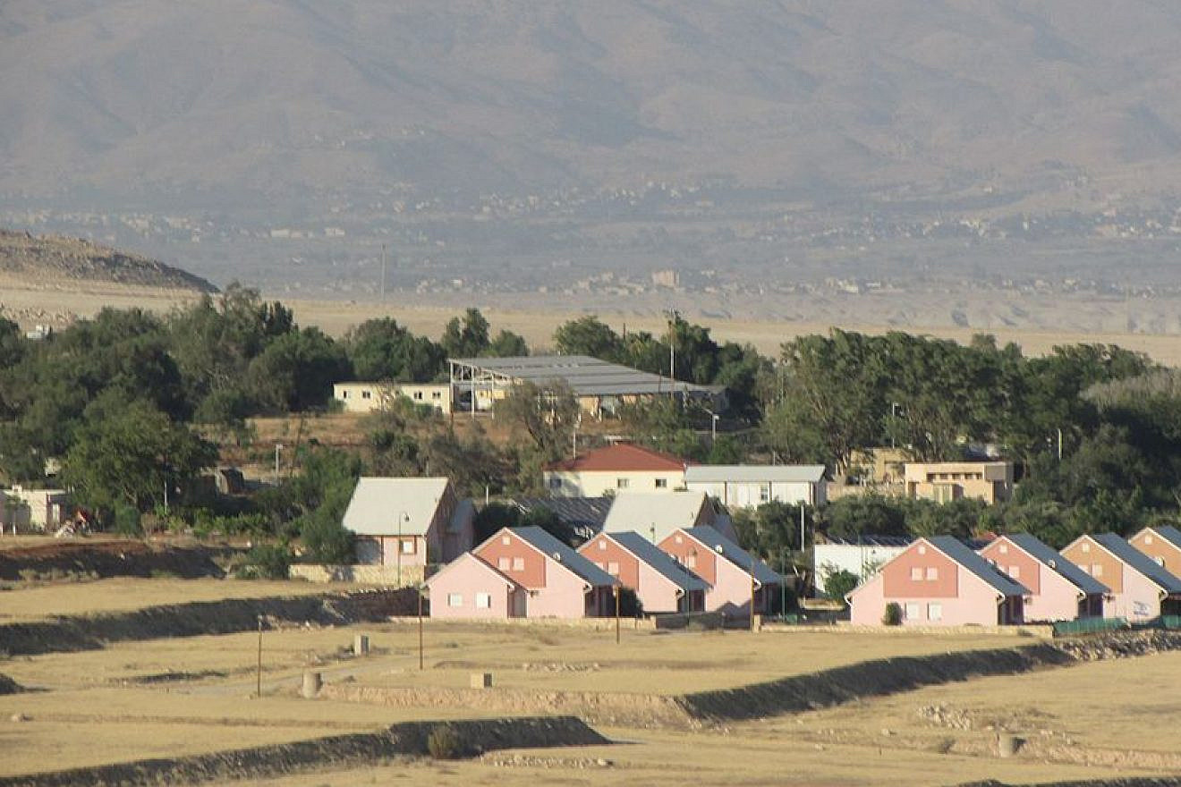 Moshav Yafit, Jordan Valley, 2014. Source: Wikimedia Commons.