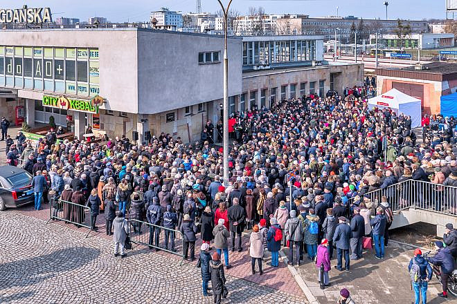 Hundreds gather at a ceremony at Warszawa Gdanska Railway Station to commemorate the antisemitic campaign and purge in Poland in 1968, March 8, 2018. Photo by Darek Warczakoski/Shutterstock.