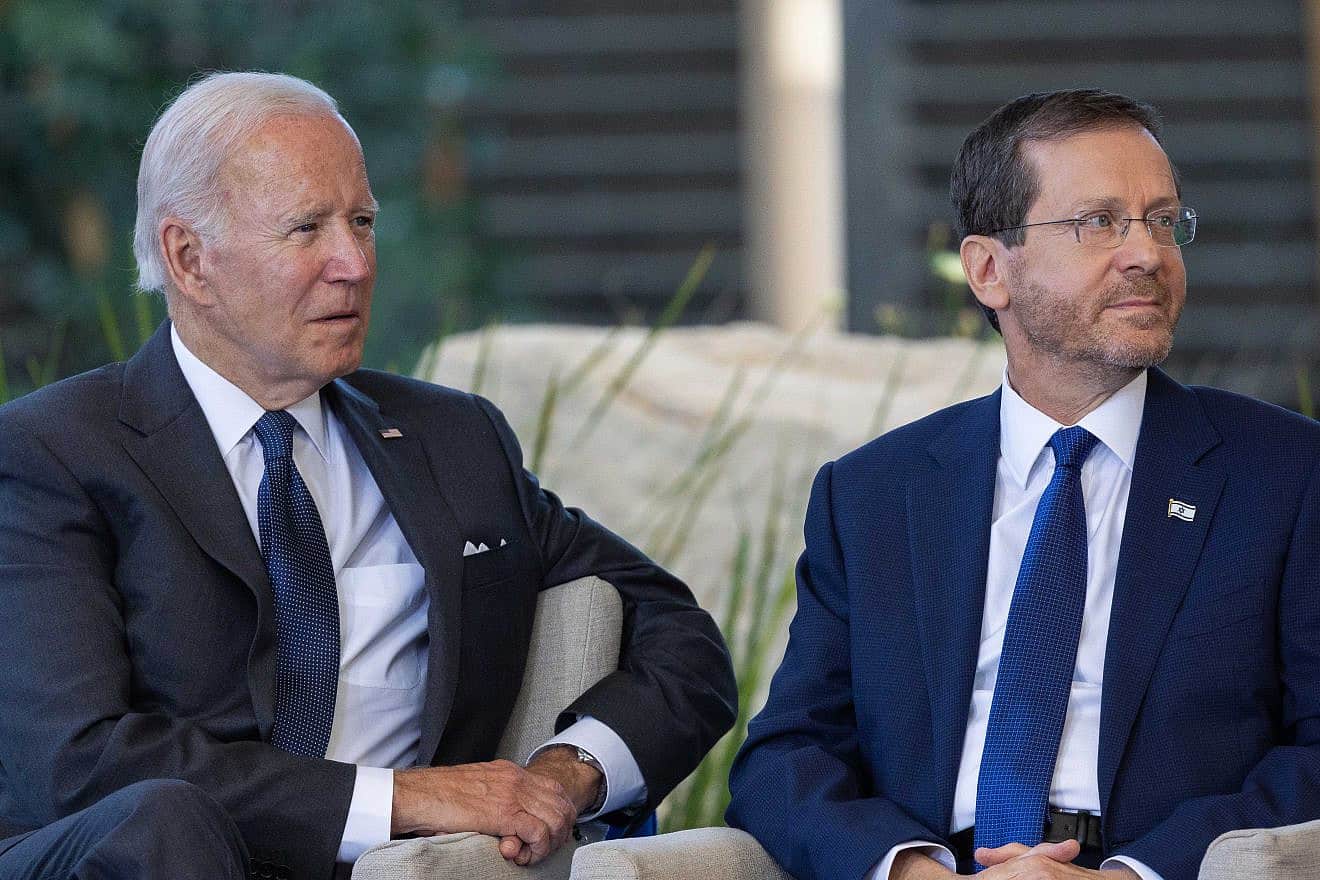 U.S. President Joe Biden with Israeli President Isaac Herzog during a ceremony at the President's Residence in Jerusalem, July 14, 2022. Credit: Yonatan Sindel/Flash90.