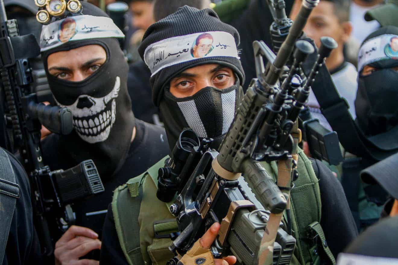 Palestinian gunmen from the Balata Brigade of the Lions’ Den terror group in the Askar refugee camp in the West Bank, Dec. 9, 2022. Photo by Nasser Ishtayeh/Flash90.
