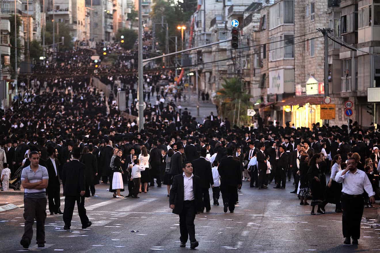 Haredi Jews in Jerusalem on Friday evening before the start of Shabbat. Photo by Kobi Gideon/Flash90.