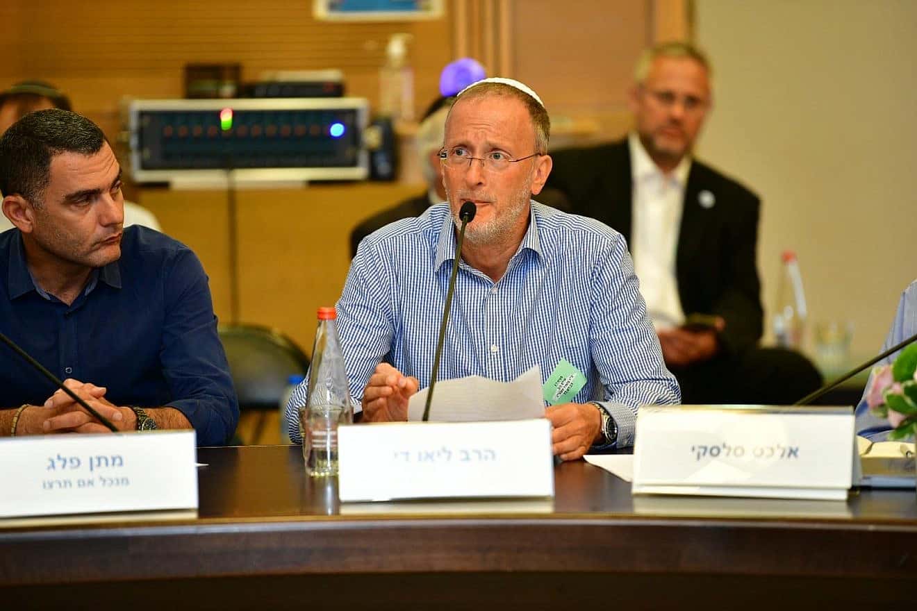 Rabbi Leo Dee, whose wife and two daughters were killed in a Palestinian terror attack, calls for the termination of all funding to the Palestinian Authority during a meeting of the Knesset’s Israel Victory Caucus, July 12, 2023. Photo by Michael Katz.