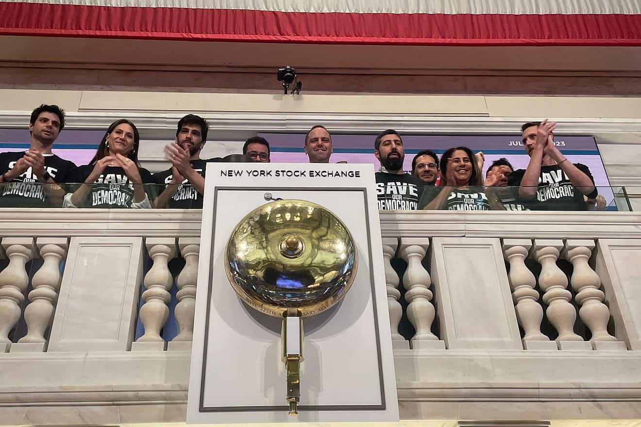 Israeli tech company founders invited to the opening bell ceremony at the New York Stock Exchange on July 26, 2023. Photo by Mike Wagenheim.
