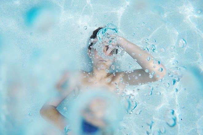 Summer swim. Credit: Pixabay.
