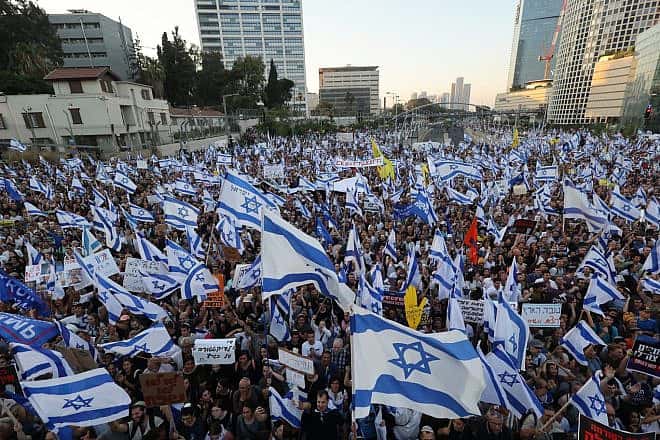Supporters of judicial reform demonstrate in Tel Aviv, July 23, 2023. Photo by Aharle Crombie.