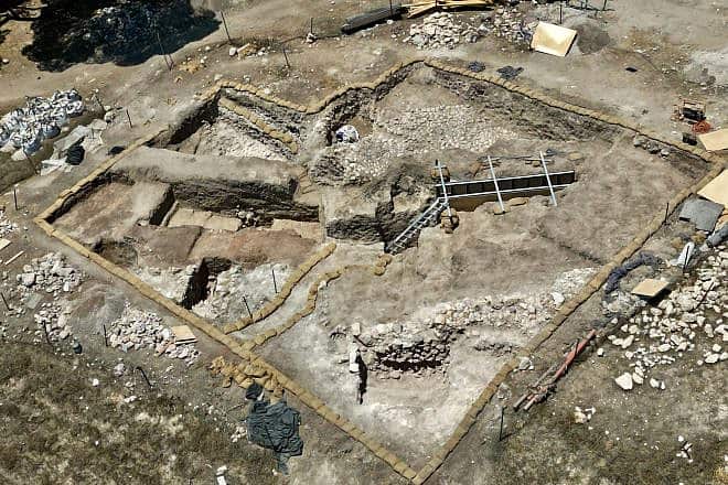 An aerial view of the steel structure at Tel Shimron supporting the corridor to the corbelled vault. Credit: Eyecon.