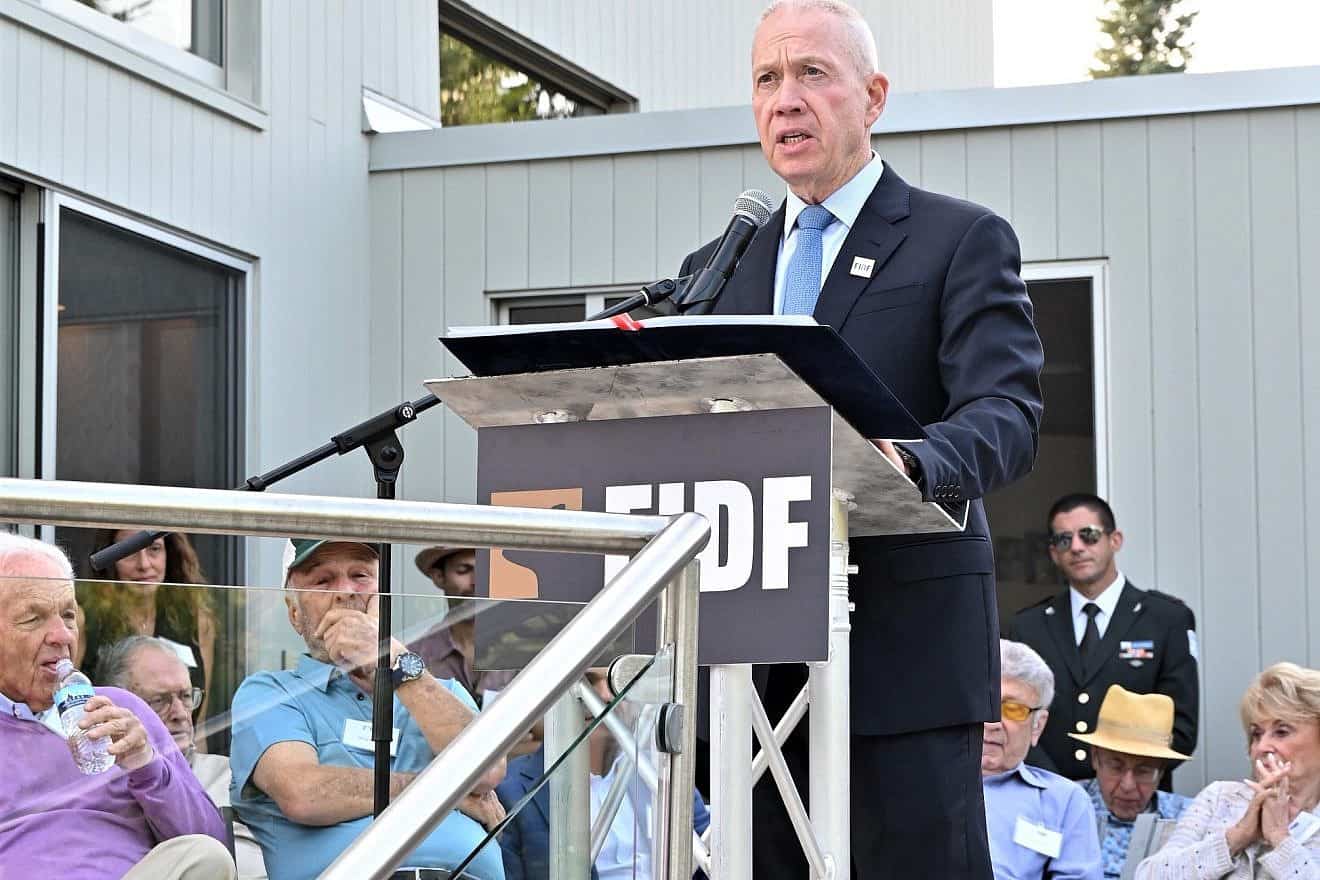 Israeli Defense Minister Yoav Galant speaks at an event in Chicago to raise funds for Friends of the Israel Defense Forces (FIDF), on Aug. 27, 2023. Photo by Bonnie Robinson.