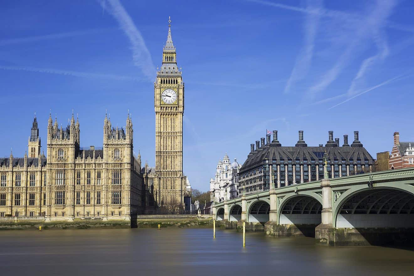 Big Ben and the Houses of Parliament in London. Credit: Freepik.