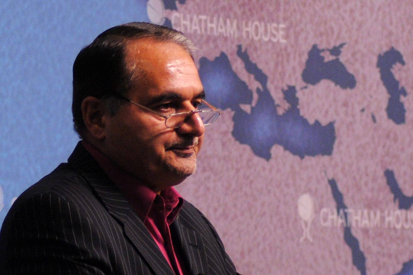 Seyed Hussein Mousavian discusses “Nuclear Iran: Negotiating a Way Out,” on Feb. 4, 2013. Credit: Chatham House via Wikimedia Commons.