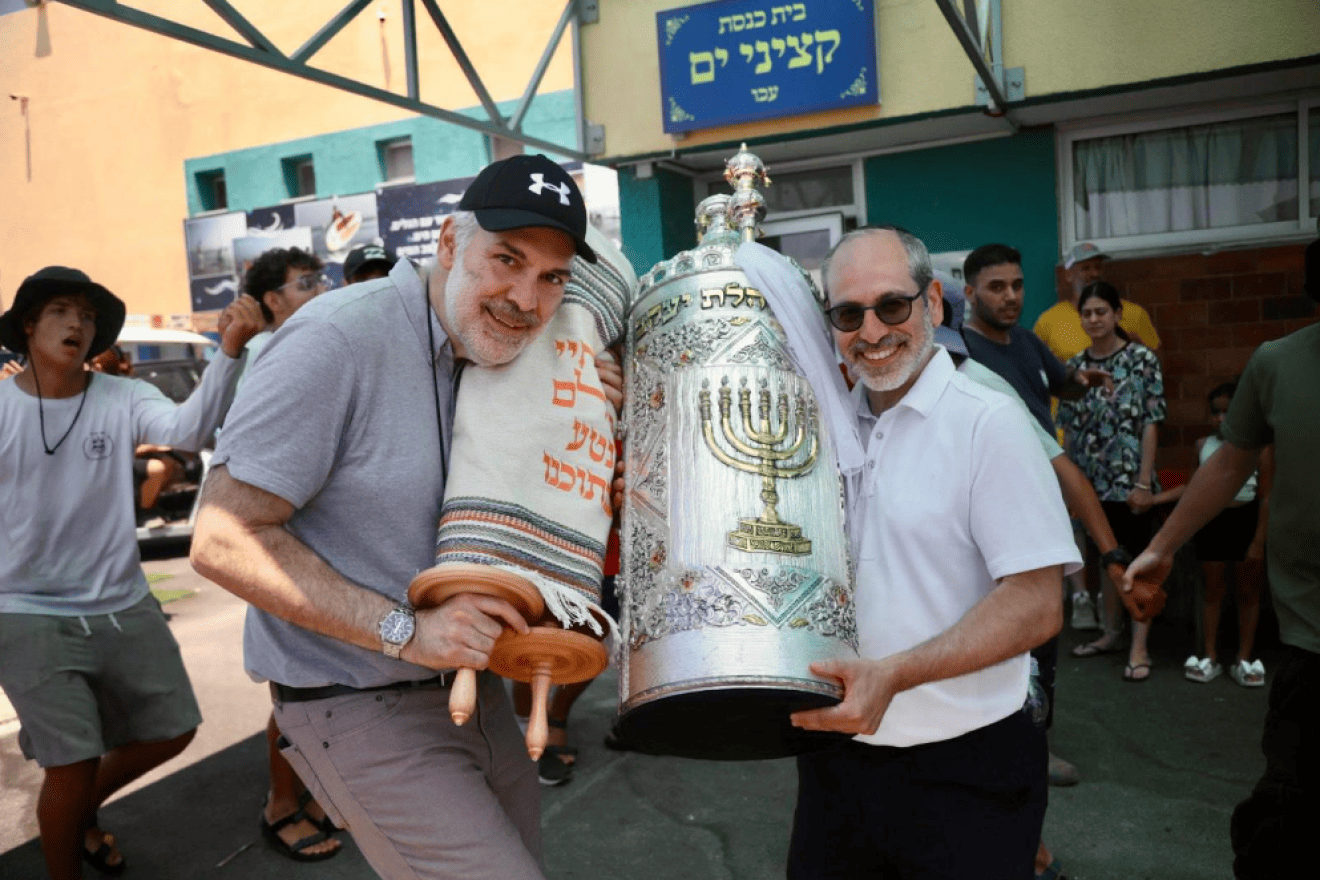 Sefer Torah donor family member Howard Glowinsky and NCSY Canada CEO Rabbi Glenn Black at the Sefer Torah dedication at the Israel Defense Forces’ Naval Academy for Command and Leadership in Akko.