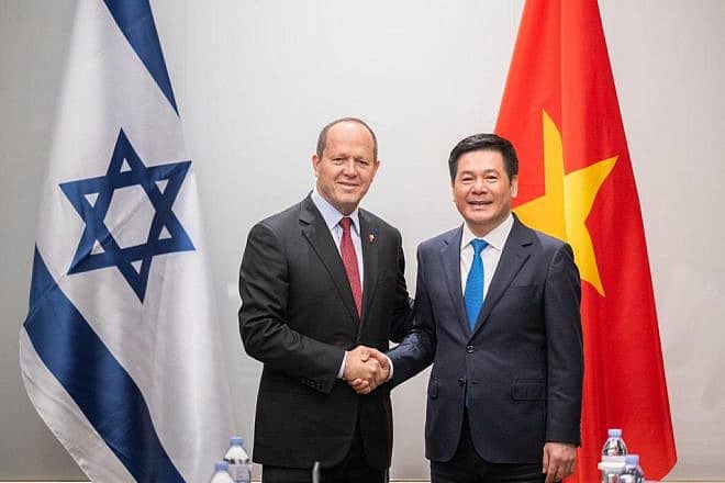 Israeli Minister of Economy and Industry Nir Barkat with his Vietnamese counterpart Nguyễn Hồng Diên in Hanoi, Aug. 16, 2023. Credit: Israeli Economy Ministry Spokesperson.