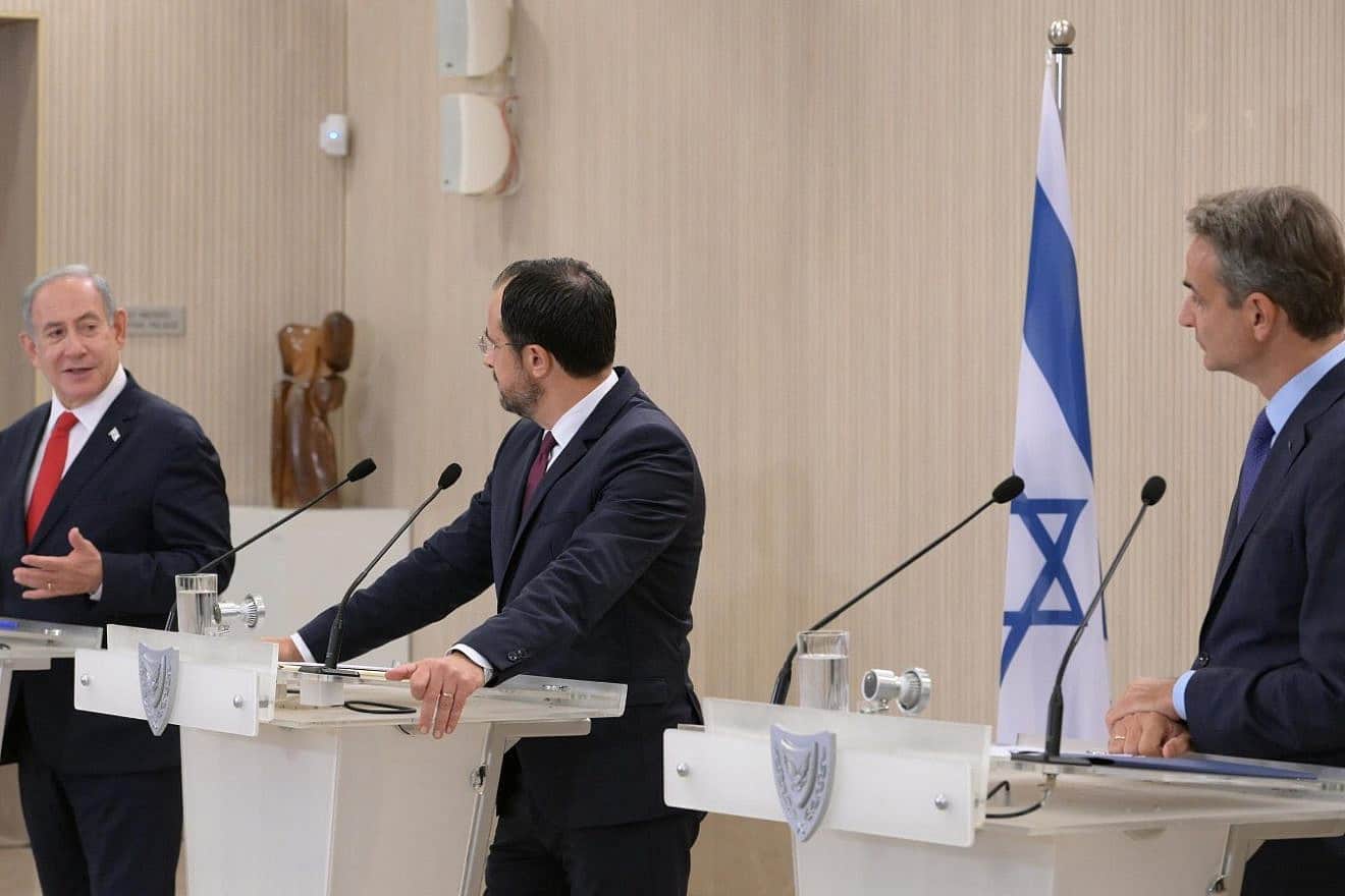 Israeli Prime Minister Benjamin Netanyahu, Cypriot President Nikos Christodoulides (center) and Greek Prime Minister Kyriakos Mitsotakis in Nicosia, Sept. 4, 2023. Photo by Amos Ben-Gershom/GPO.