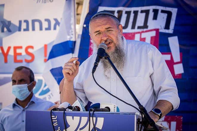 Shlomo Ne'eman speaks at a protest for Israeli sovereignty in Judea and Samaria outside the Prime Minister's Office in Jerusalem, June 21, 2020. Photo by Yonatan Sindel/Flash90.
