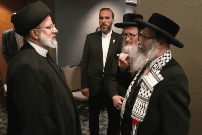 Iranian President Ebrahim Raisi (left) meets with members of the Haredi Neturei Karta faction in New York, Sept. 20, 2023. Source: X/Twitter.